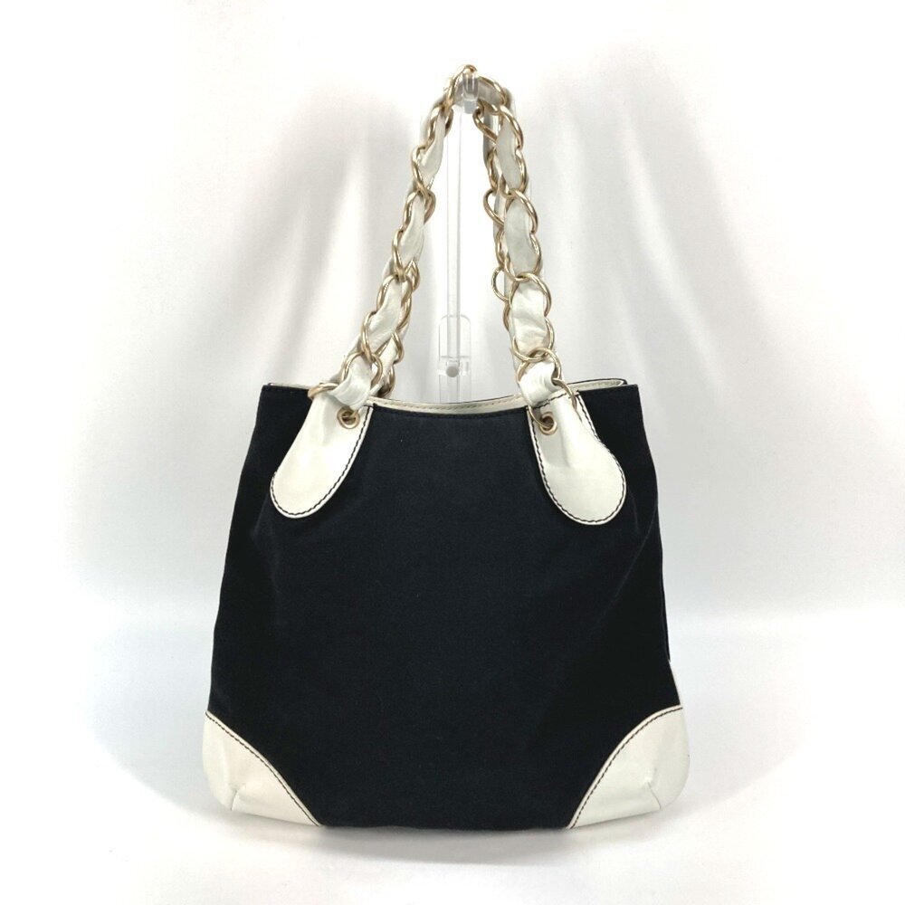 CHANEL Black Leather Shoulder Bag - Picture 2 of 16